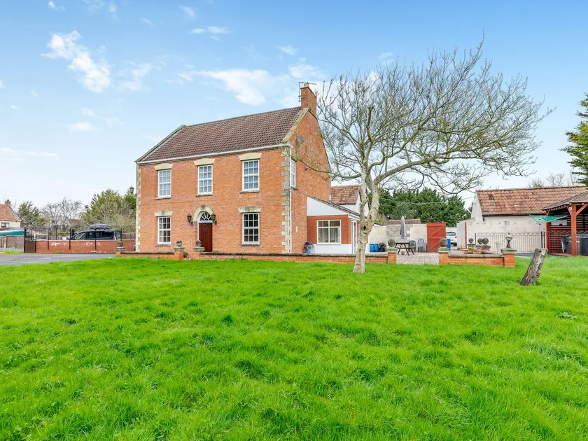 Mulberry House - Image 1