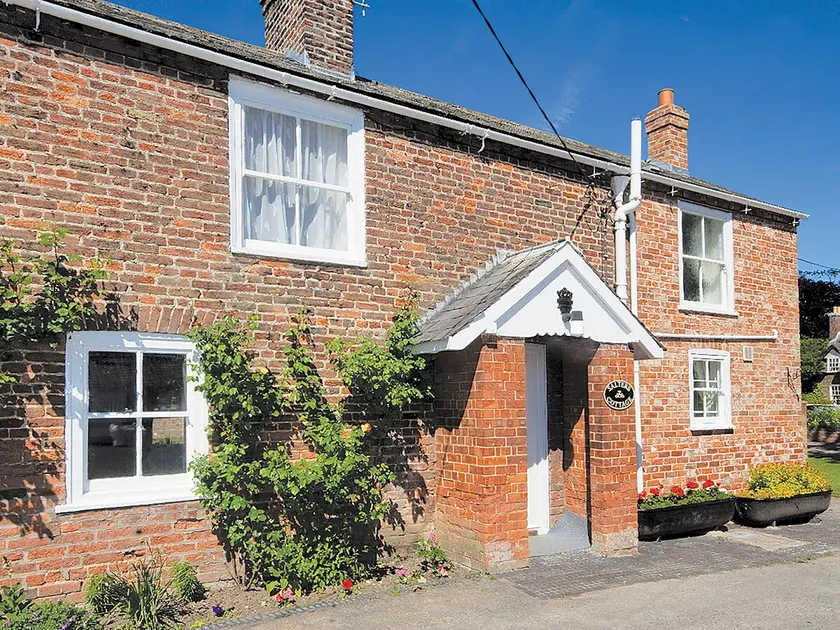 Salters Cottage - E5045 - Image 1