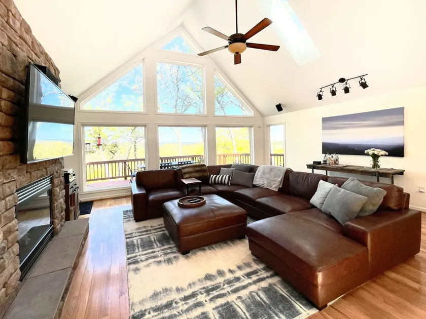 Hot tub w/ Sunset Views! Secluded mountain chalet - Image 1