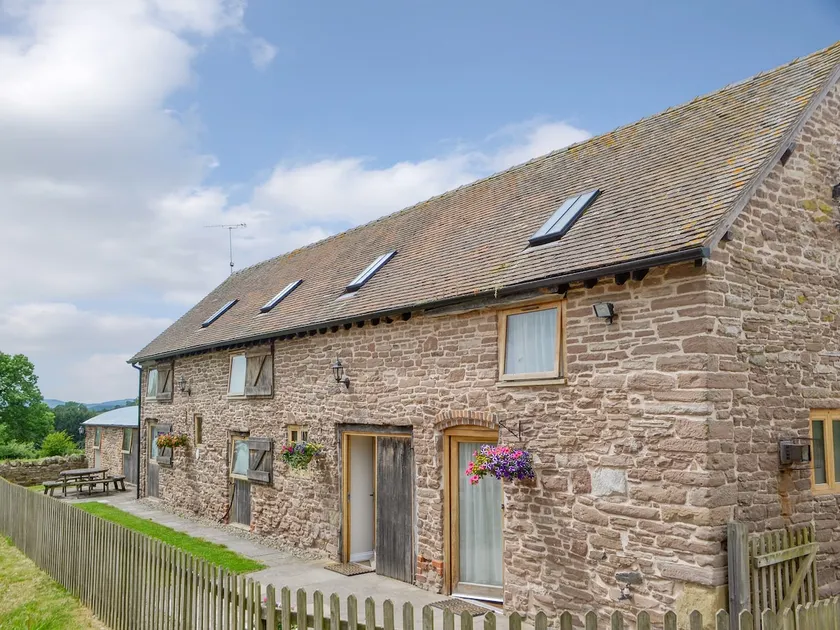 Stoke Court Farm Barn - Image 1