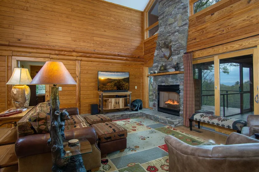 Blissful Bear Cabin, Long Range Views and 2 fireplaces - Image 1