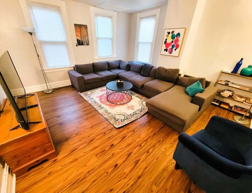 2 BR - Off Street Parking - Amazing View Nearby - Image 1