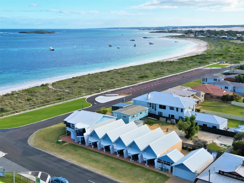 Windsurfer Beach Studio - Image 1