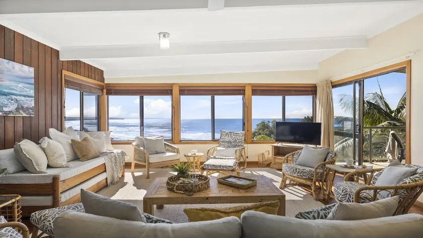 The Cowrie House - Ocean Views, Village, Surf - Image 1