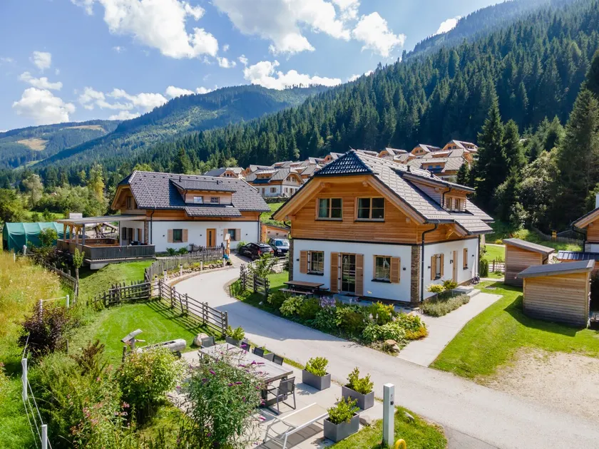 Chalet con barbacoa, jacuzzi y terraza - Image 1