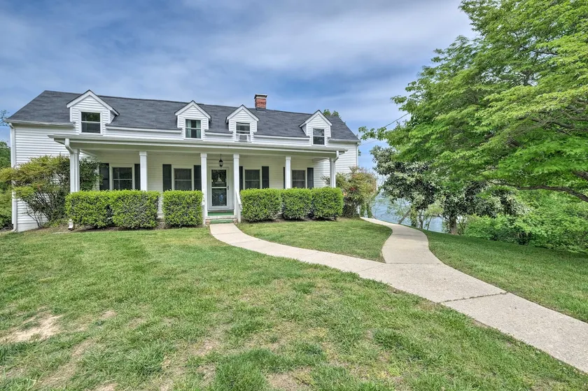 2 Mi to Lighthouse: Waterfront Home w/ Dock! - Image 1