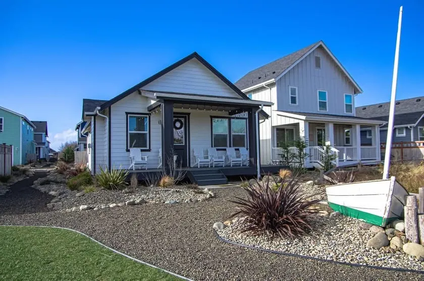 Sunflower Beach Cottage - Image 1