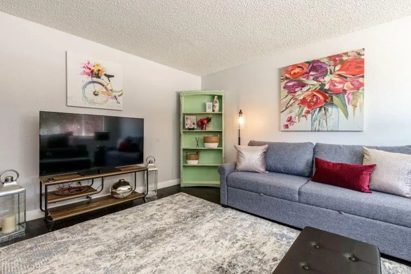 #StayInMyDistrict Cozy Central Boise Townhouse - Image 1
