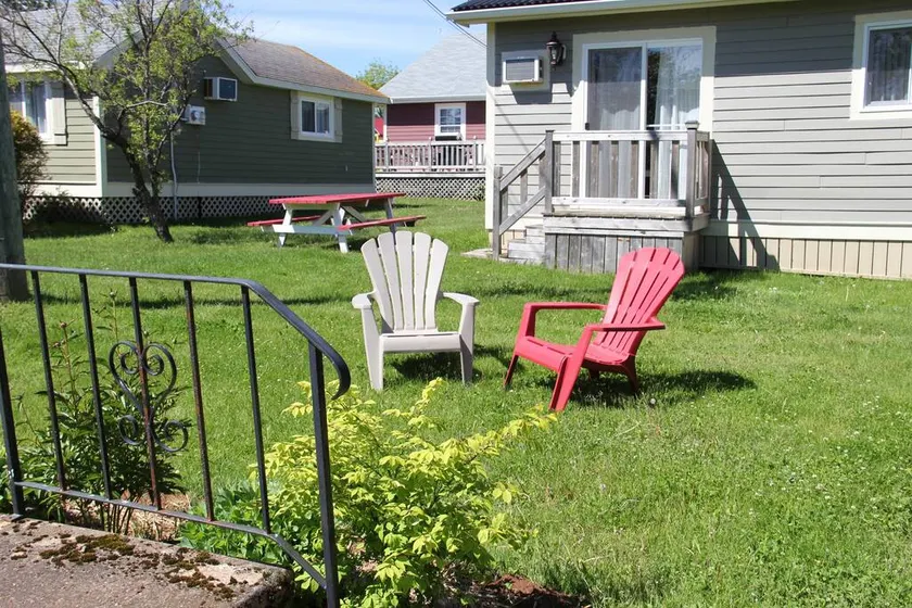 One-Bedroom Deluxe Cottage - Image 1