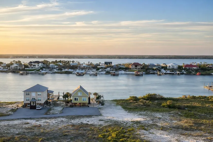 Emerald Paradise! Phoenix IX unit 909 Orange Beach - Image 1