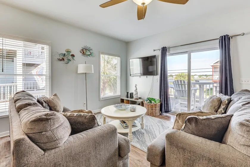 Carolina Beach Condo with Deck: Steps to Shore! - Image 1