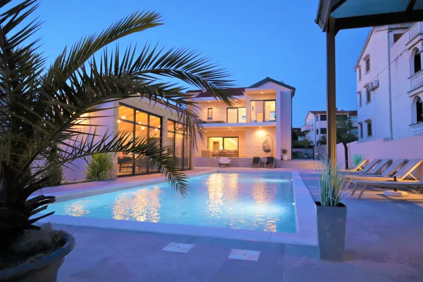 Luxury villa Magale with large pool - Image 1