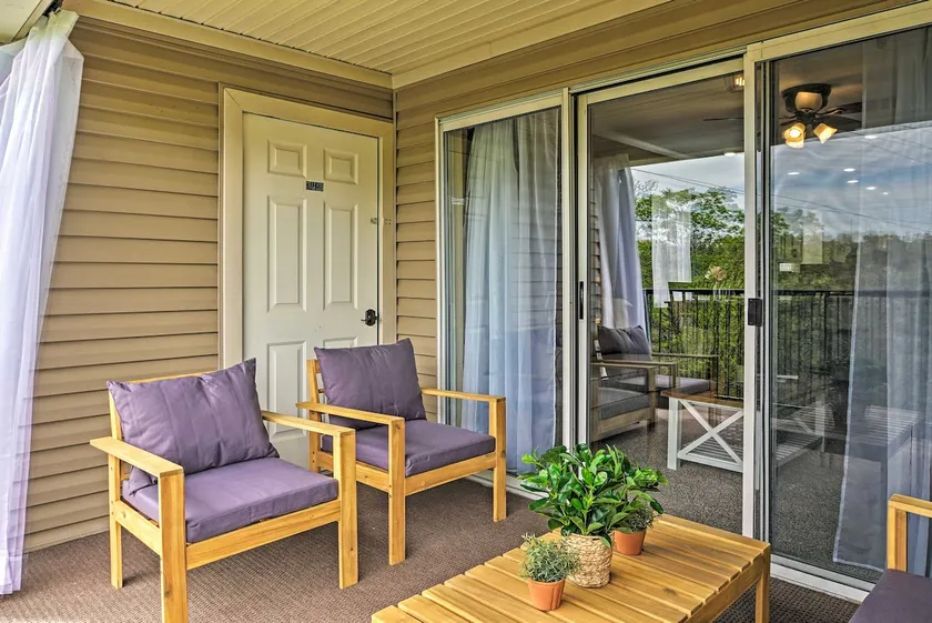 Branson Condo on Golf Course w/ Pool Access! - Image 1