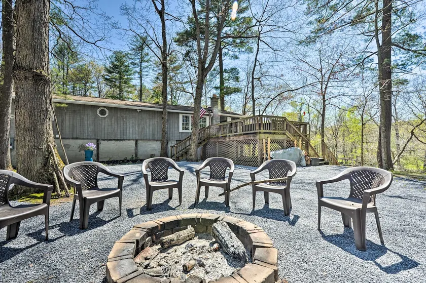 Cozy Cabin with Sunroom & Cacapon River Access! - Image 1