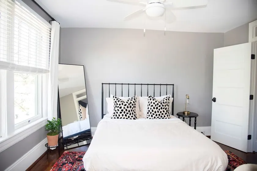 1BR Apt Views Galore! -Safe|Walkable|Food|Greenway - Image 1