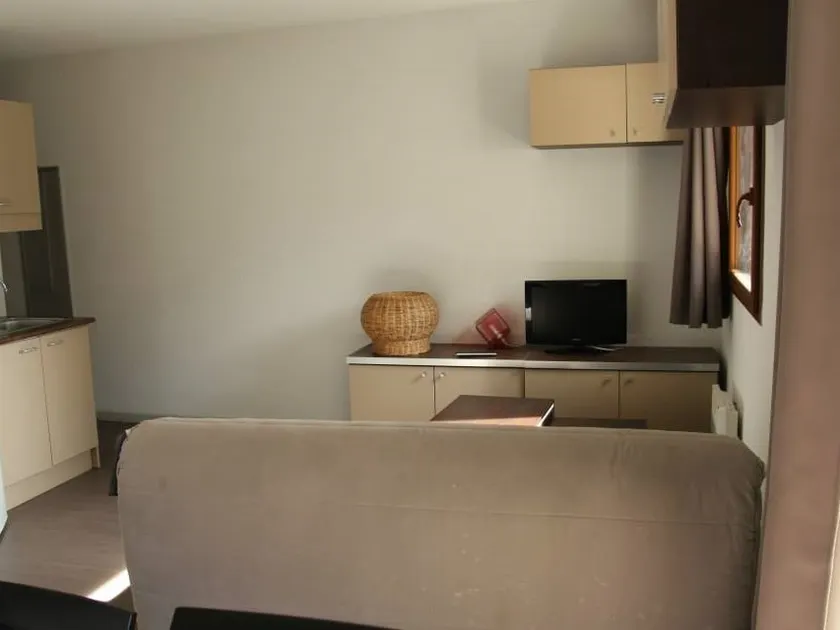 2 bedroom apartment for 4 people - Image 1