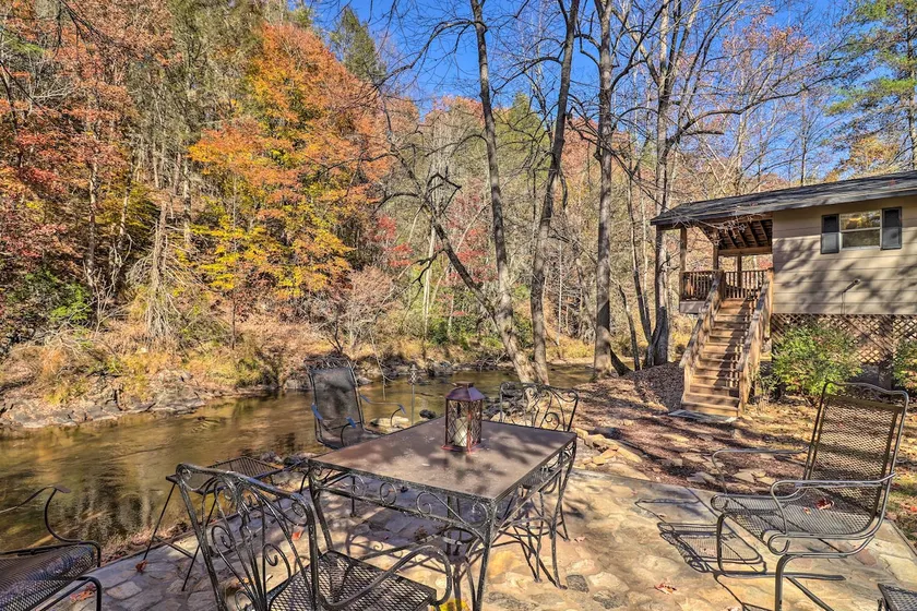 Creekside Retreat w/ Deck, 18 Miles to Wolf Ridge - Image 1