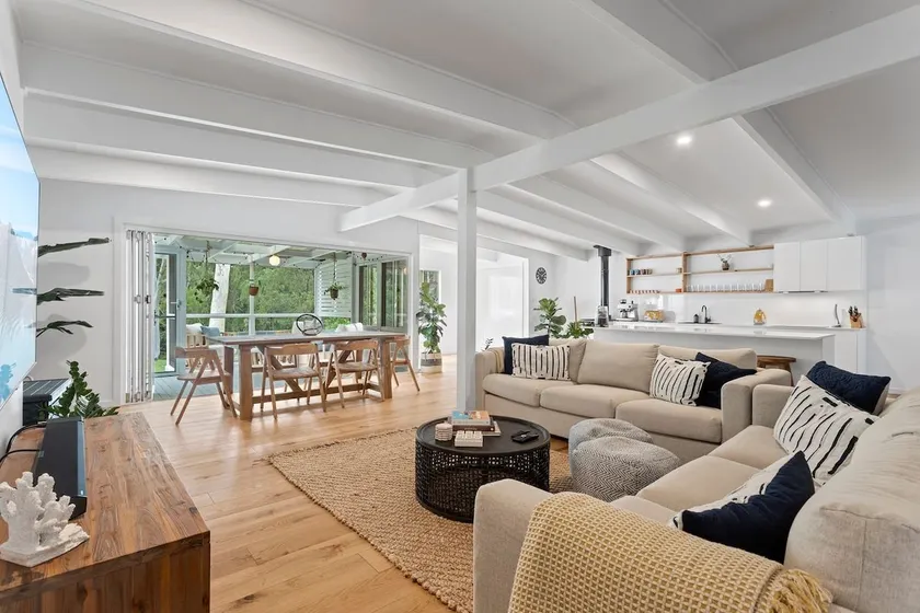 The Bay Haus by Book Jervis Bay - Luxury Escape with Private Pool, minutes to Jervis Bay's beaches - Image 1