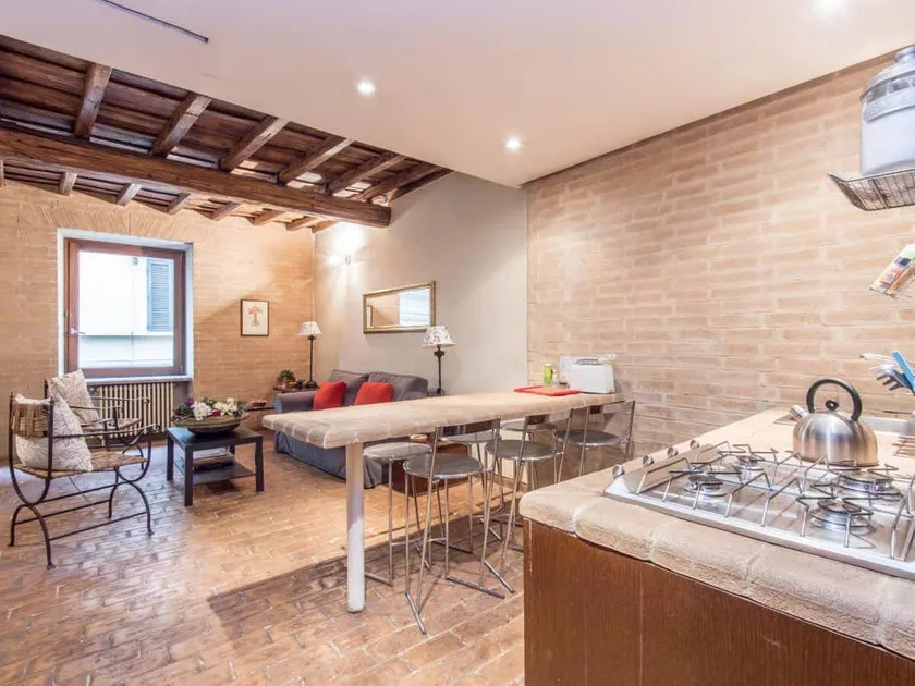 Elegant Apartment Campo dei Fiori - Image 1