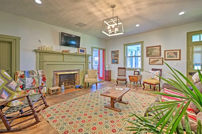 Renovated KY Farmhouse Retreat w/ Pasture Views! - Image 1
