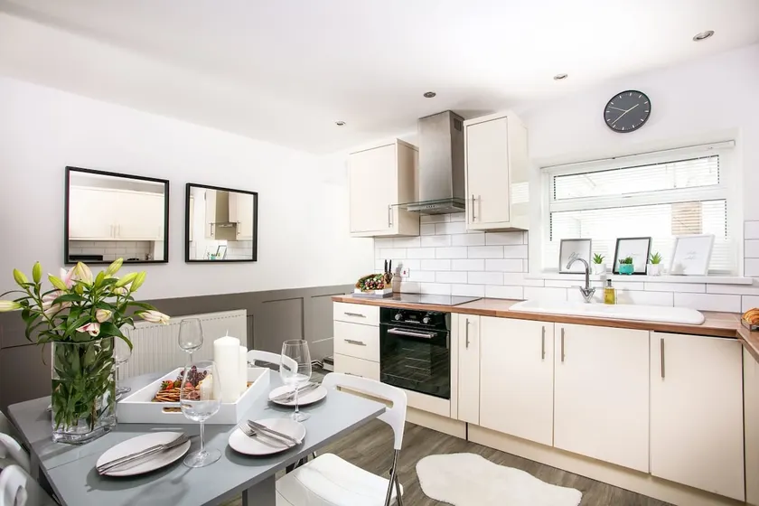 Bijoux Plymouth Cottage - Sleeps 6 - By Habita Property - Image 1