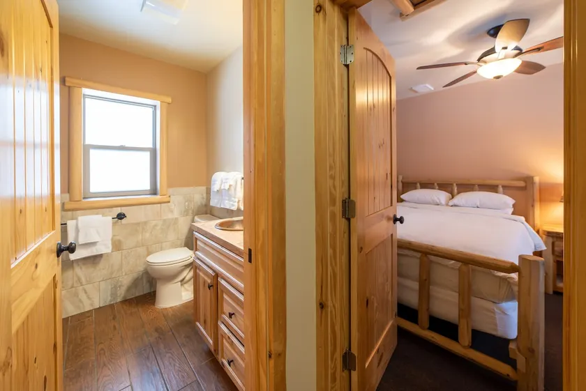 Whitetail Lodge - Image 1