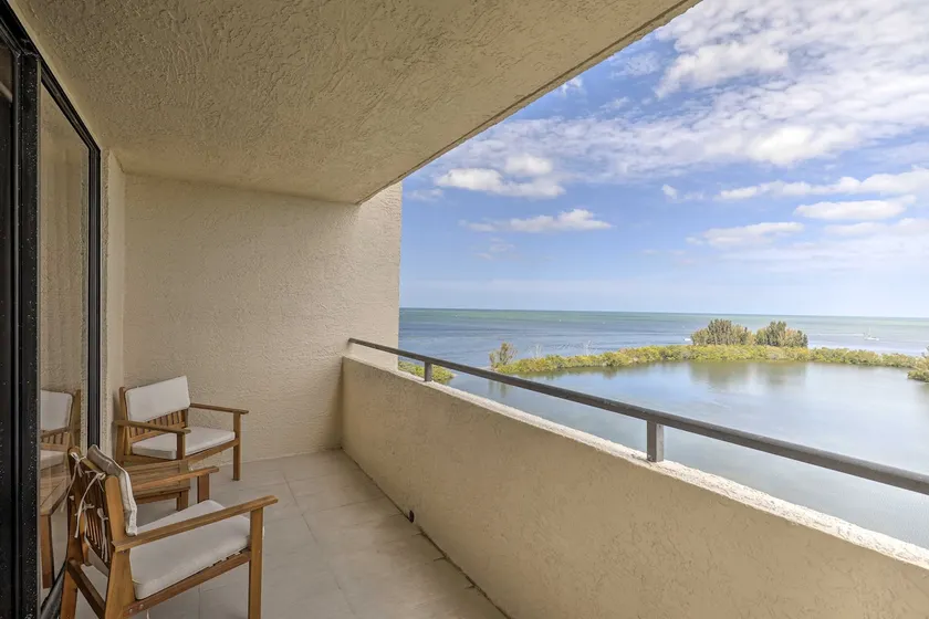 Waterfront Resort Condo w/ Private Beach & Pool - Image 1