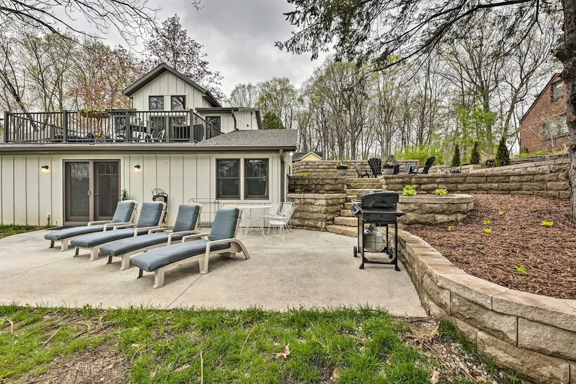 Big Cedar Lake House: Views, 100 Ft to Water! - Image 1
