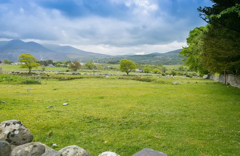 Tan y Bryn Bach - Image 1