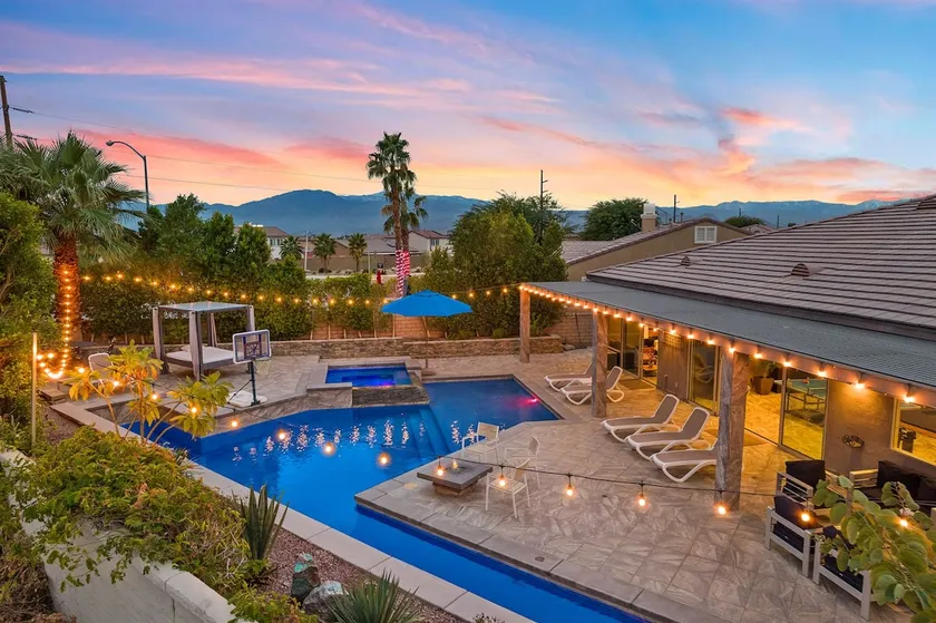 Bel Air: Private Pool/Spa w/ Putting Green & EV Charging! BBQ! - Image 1