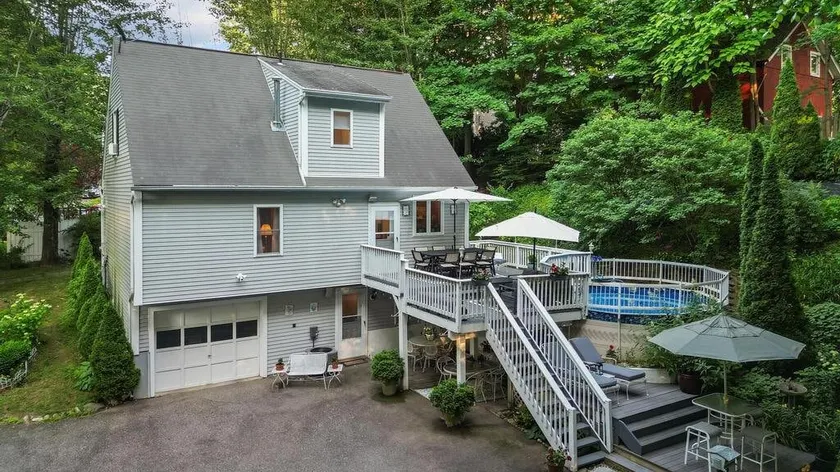 Hidden gem steps to town w/ pool/deck/grill/sonos - Image 1