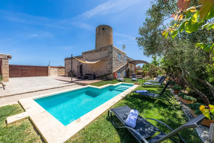 Pet-Friendly Vacation Home Moli Den Barret with Mountain View, Pool & Wi-Fi - Image 1