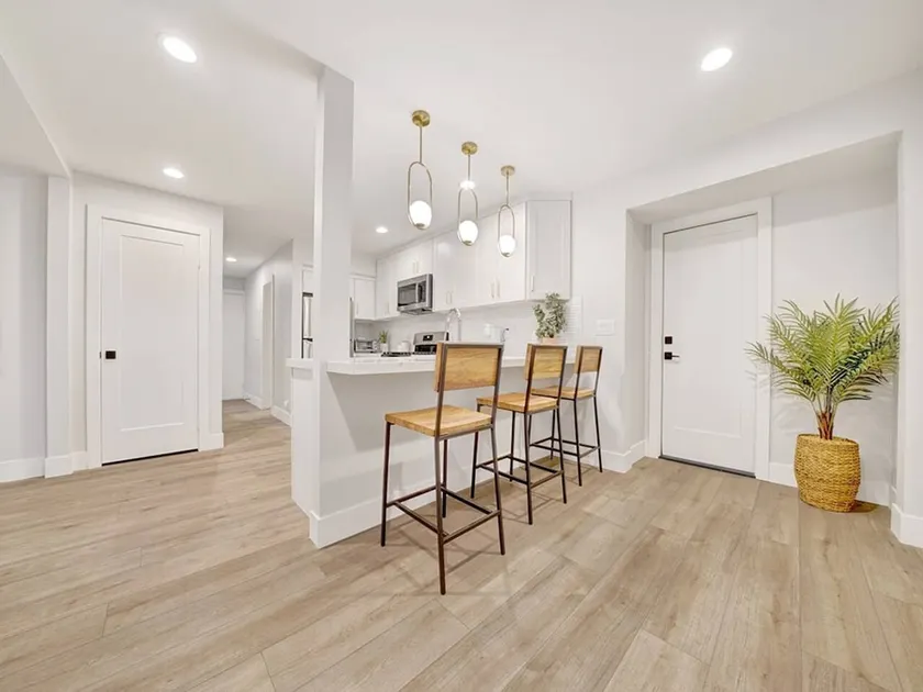 Designer 3BR Home | Sleeps 8 | 5 Miles to Disney - Image 1