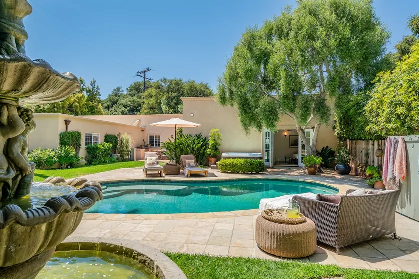 Private Garden Estate | Walk to Beach, Alfresco Spaces w/ Heated Pool & Spa - Image 1
