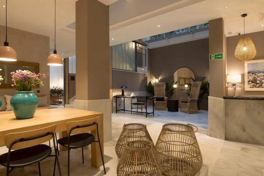 2-Bedroom Apartment with Pool - Cádiz Center - Image 1