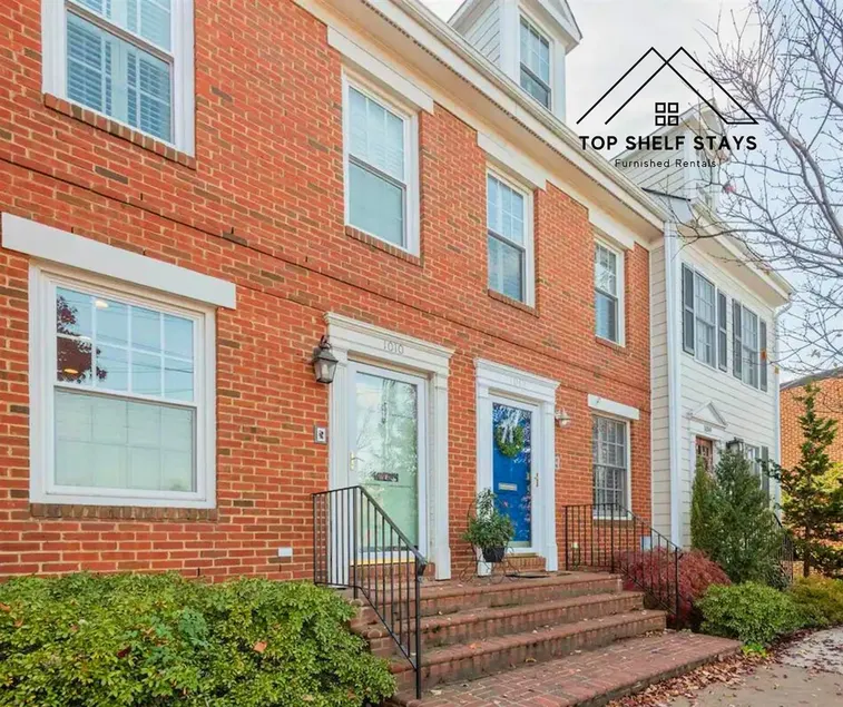 Old Town Escape @ TopShelfStays (4 blocks metro, walkable, peloton bike) - Image 1