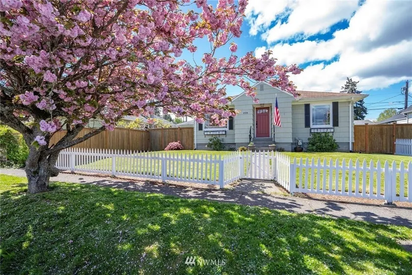 Charming quiet Point Ruston Northend Bungalow A/C - Image 1