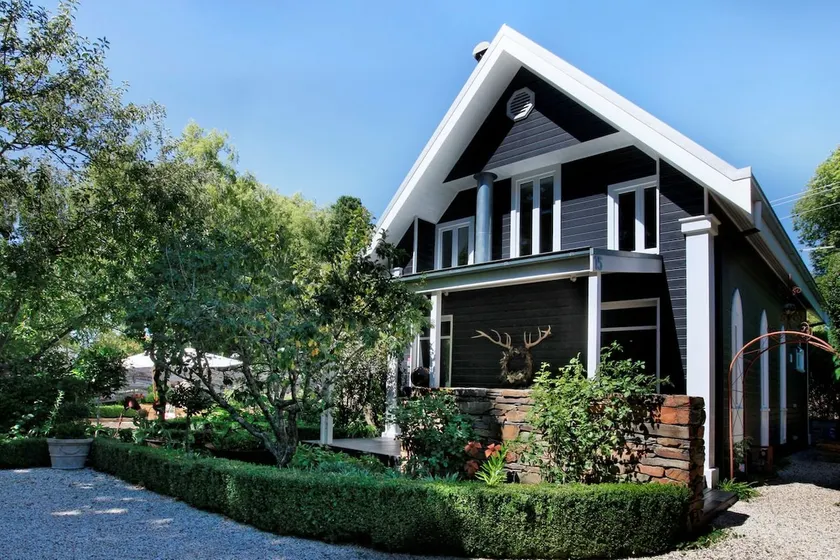 Park Avenue - architecturally designed villa - Image 1