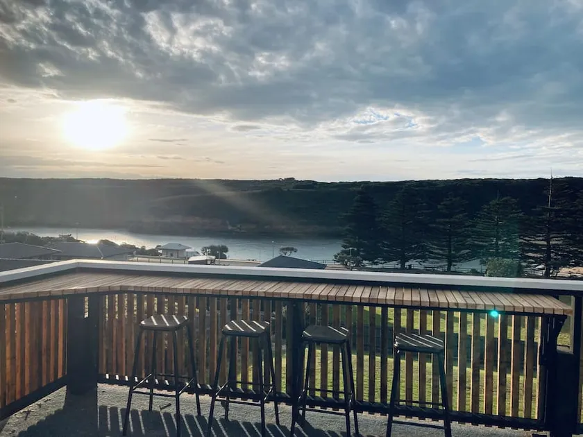 House on the hill with Spectacular Port Bay Views - Image 1