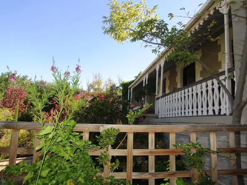 Abigail's Garden Cottage - Image 1