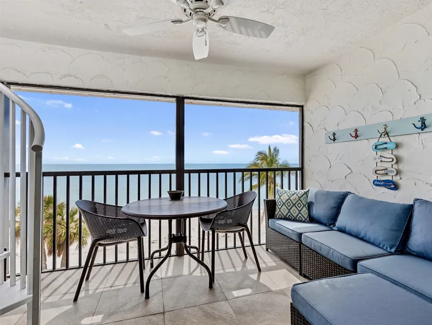 Gulf Front Penthouse-Closest unit to the beach - Image 1