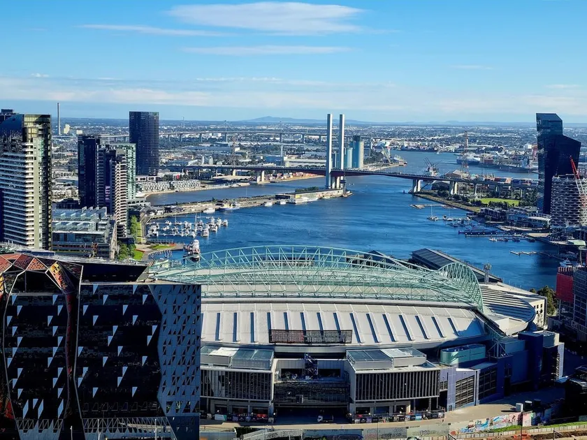 Water Views Melbourne CBD - WiFi - Netflix - Image 1