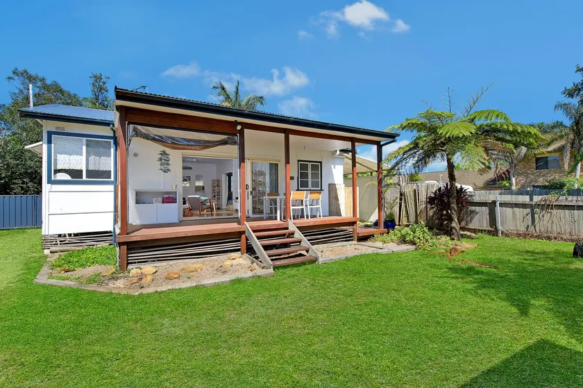 Herb's Hideaway, 11 Belmore Street - Image 1