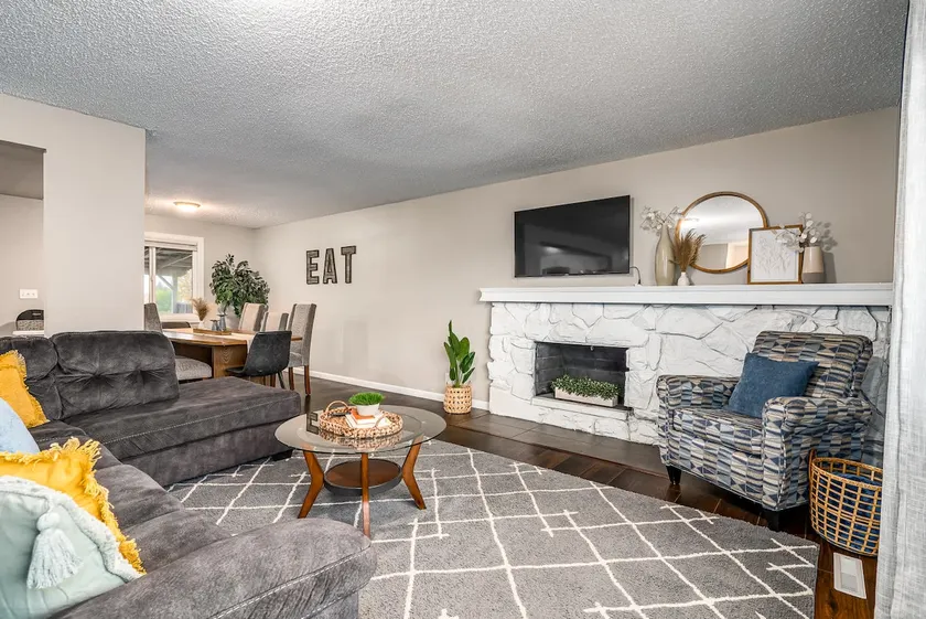 Spacious Valley Home  I  Perfect for Families! - Image 1