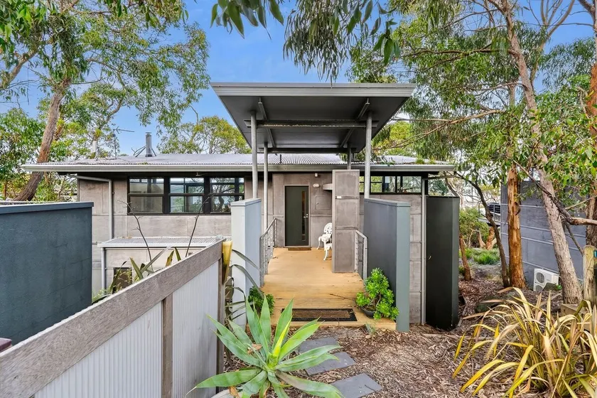 Ocean View Treetops Retreat - Image 1