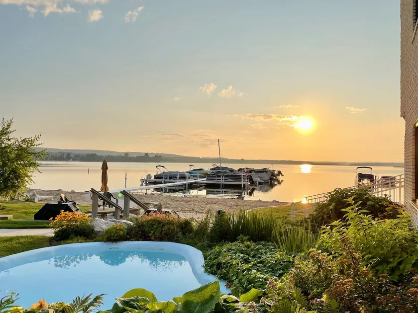Waterfront Condo on Crooked Lake | Sleeps 4 - Image 1