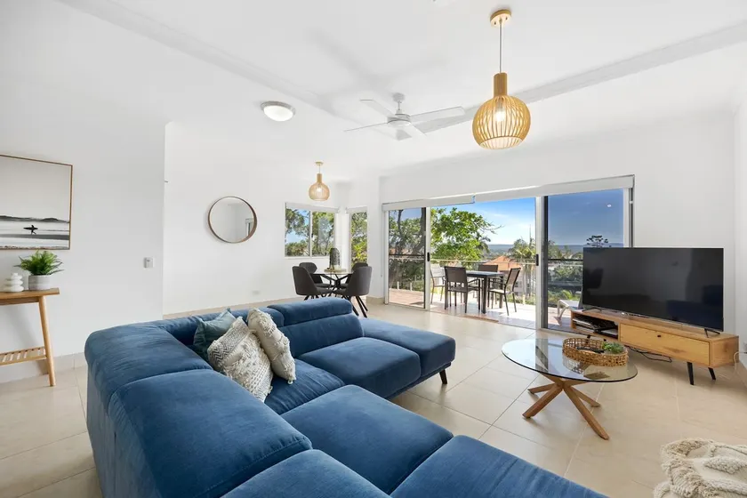 Stunning Apartment with Views of Laguna Bay - Unit 2 Taralla 16 Edgar Bennett Ave - Image 1