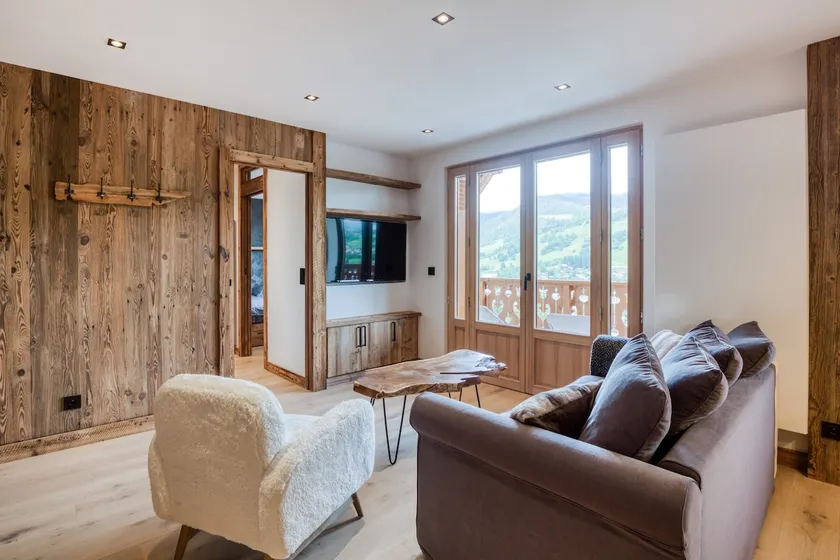 2-bedroom apartment in downtown Megève - Image 1