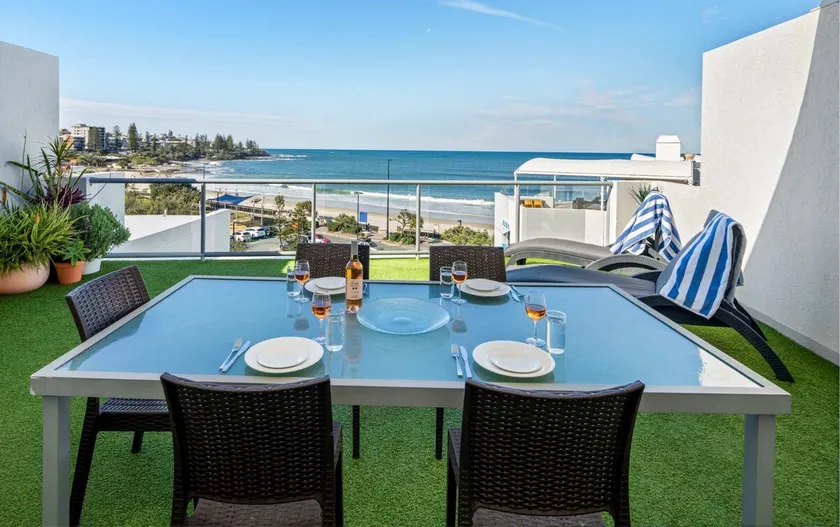 Rolling Surf Resort 🌊 Ocean Views Private Rooftop - Image 1