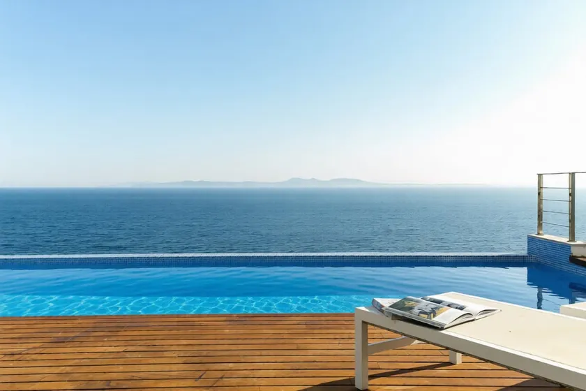 Seafront Villa with Infinity Pool and Views - Image 1